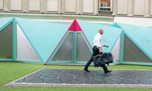 خیابان برد مجهز به فناوری "پنل های هوشمند" در لندن